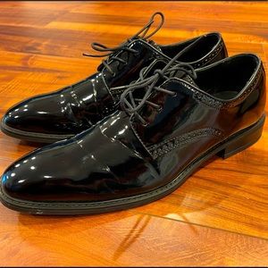Tuxedo shoe: La Milano patina collection.